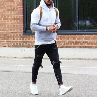 Wie grauen Pullover mit schwarzer Hose zu kombinieren – 78 Lässige Herren Outfits