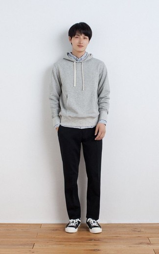 Teenager: Wie grauen Pullover mit schwarzer Hose zu kombinieren – 44 Herren Outfits