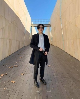 Teenager: Wie grauen Pullover mit schwarzer Hose zu kombinieren – 44 Herren Outfits