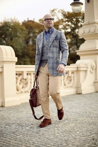 Wie grauen Pullunder mit dunkelbrauner Doppelmonks aus Wildleder zu kombinieren – 3 Herren Outfits