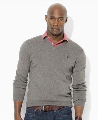 Grauen Pullover mit einem V-Ausschnitt kombinieren – 165 Herren Outfits