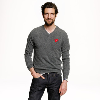 Grauen Pullover mit einem V-Ausschnitt kombinieren – 165 Herren Outfits