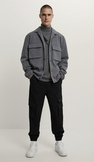Grauen Wollrollkragenpullover kombinieren – 310 Herren Outfits