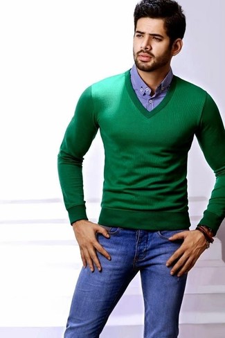 grüner Pullover mit einem V-Ausschnitt von Maerz
