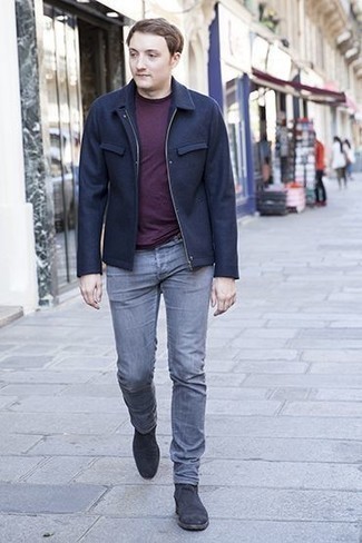 Wie Harrington-Jacke mit Chelsea Boots zu kombinieren – 158 Herren Outfits: Paaren Sie eine Harrington-Jacke mit grauen Jeans für einen bequemen Alltags-Look. Putzen Sie Ihr Outfit mit Chelsea Boots.