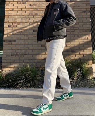 30 Jährige: Mintgrüne Leder Turnschuhe kombinieren – 97 Herren Outfits: Kombinieren Sie eine schwarze Harrington-Jacke mit weißen Jeans für ein sonntägliches Mittagessen mit Freunden. Fühlen Sie sich ideenreich? Komplettieren Sie Ihr Outfit mit mintgrünen Leder Turnschuhen.
