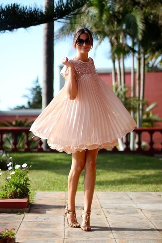 hellbeige schwingendes Kleid von Glamorous Petite