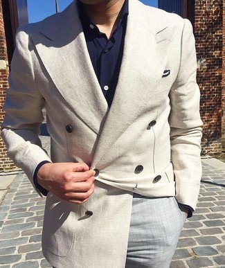 Welche Anzughosen mit dunkelblauen und weißen Langarmhemdes zu tragen – 154 Herren Outfits: Kombinieren Sie ein dunkelblaues und weißes Langarmhemd mit einer Anzughose für eine klassischen und verfeinerte Silhouette.