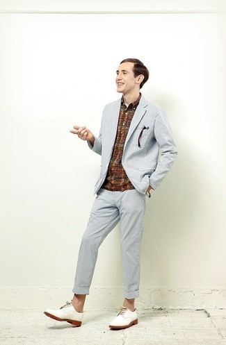 30 Jährige: Weiße Derby Schuhe kombinieren – 72 Herren Outfits: Vereinigen Sie einen hellblauen Anzug mit einem mehrfarbigen Polohemd mit Schottenmuster, um einen modischen Freizeitlook zu kreieren. Fühlen Sie sich ideenreich? Entscheiden Sie sich für weißen Derby Schuhe.