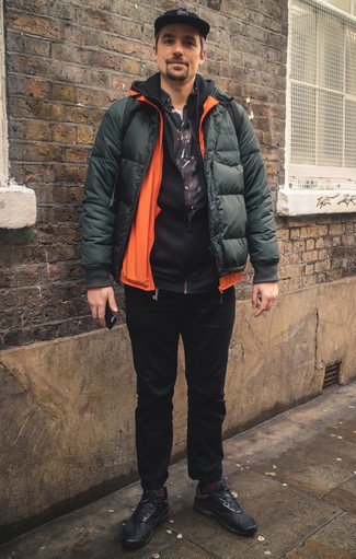 Wie Pullover mit einem Kapuze mit ärmelloser Jacke zu kombinieren – 152 Herren Outfits