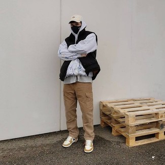 Wie Pullover mit einem Kapuze mit ärmelloser Jacke zu kombinieren – 152 Herren Outfits