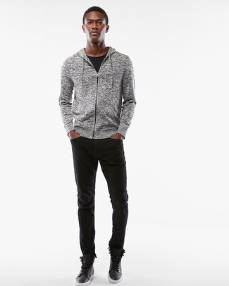 Wie Pullover mit einem Kapuze mit hoher Sneakers zu kombinieren – 411 Herren Outfits