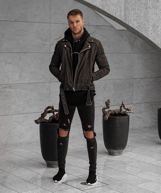 Wie Pullover mit einem Kapuze mit hoher Sneakers zu kombinieren – 199 Herbst Herren Outfits