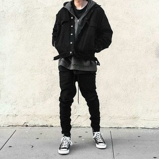 Wie Pullover mit einem Kapuze mit hoher Sneakers zu kombinieren – 199 Herbst Herren Outfits
