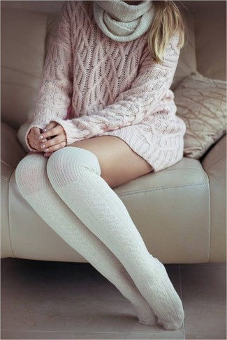 Fuchsia Strick Oversize Pullover kombinieren – 13 Damen Outfits