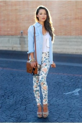 weiße enge Hose mit Blumenmuster von Armani Jeans
