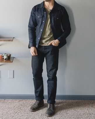 30 Jährige: Wie schwarze Jeans mit blauer Jeansjacke zu kombinieren – 90 Herren Outfits warm Wetter: Kombinieren Sie eine blaue Jeansjacke mit schwarzen Jeans für ein sonntägliches Mittagessen mit Freunden. Fühlen Sie sich ideenreich? Wählen Sie eine dunkelbraune Lederfreizeitstiefel.