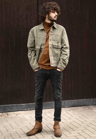 Welche Jeans mit dunkelbraunen Rollkragenpullovers zu tragen – 143 Herren Outfits: Kombinieren Sie einen dunkelbraunen Rollkragenpullover mit Jeans, um einen lockeren, aber dennoch stylischen Look zu erhalten. Braune Chelsea Boots aus Leder sind eine einfache Möglichkeit, Ihren Look aufzuwerten.