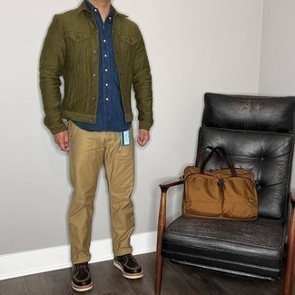 Segeltuch Aktentasche kombinieren – 234 Herren Outfits: Halten Sie Ihr Outfit locker mit einer olivgrünen Jeansjacke und einer Segeltuch Aktentasche. Fühlen Sie sich ideenreich? Wählen Sie eine dunkelbraune Lederfreizeitstiefel.