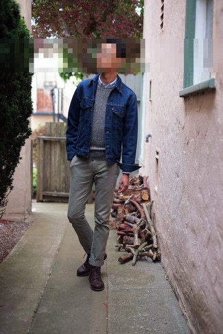 grauer Pullover mit einem Rundhalsausschnitt von Random Identities
