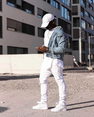 weiße enge Jeans mit Destroyed-Effekten von Gym King