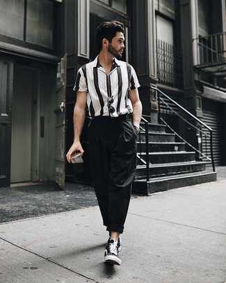 schwarzes und weißes vertikal gestreiftes Kurzarmhemd von Dolce & Gabbana