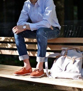 30 Jährige: Wie Bootsschuhe mit Jeans zu kombinieren – 125 Herren Outfits: Kombinieren Sie ein hellblaues Langarmhemd mit Vichy-Muster mit Jeans für ein Alltagsoutfit, das Charakter und Persönlichkeit ausstrahlt. Bootsschuhe sind eine kluge Wahl, um dieses Outfit zu vervollständigen.