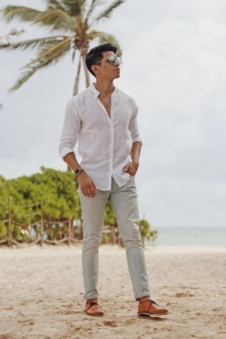 Wie Langarmhemd mit Bootsschuhe zu kombinieren – 296 Herren Outfits: Entscheiden Sie sich für ein Langarmhemd und grauen Jeans, um einen lockeren, aber dennoch stylischen Look zu erhalten. Bootsschuhe sind eine großartige Wahl, um dieses Outfit zu vervollständigen.