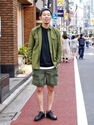 olivgrüne Shorts von Lower East