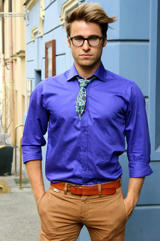 Mintgrüne Krawatte kombinieren – 125 Herren Outfits: Tragen Sie ein violettes Langarmhemd und eine mintgrüne Krawatte, um vor Klasse und Perfektion zu strotzen.