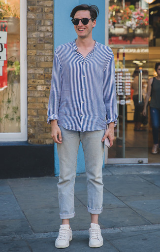 weißes und dunkelblaues vertikal gestreiftes Langarmhemd von Tom Ford