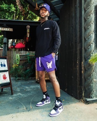 violette Sportshorts von Nike