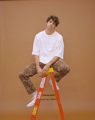 Hose mit Leopardenmuster kombinieren – 1 Herren Outfits heiß Wetter