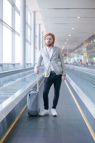 Hellblaue Taschen kombinieren – 9 Smart-Casual Herren Outfits warm Wetter