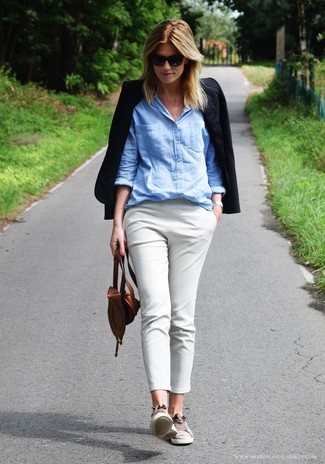 Hellblaue Bluse kombinieren für Damen