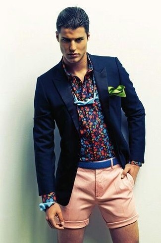 Hellblaue Fliege kombinieren – 5 Herren Outfits