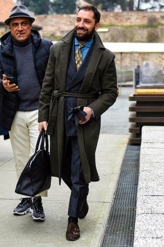 Wie hellblaues Chambray Businesshemd mit dunkelblauen Anzuges zu kombinieren – 25 Herren Outfits