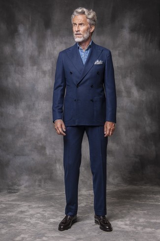 Wie hellblaues Chambray Businesshemd mit dunkelblauen Anzuges zu kombinieren – 25 Herren Outfits