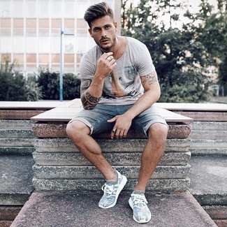Hellblaue Jeansshorts kombinieren – 143 Herren Outfits