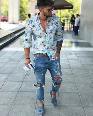 Hellblaues Langarmhemd mit Blumenmuster kombinieren – 7 Herren Outfits