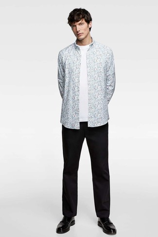 Hellblaues Langarmhemd mit Blumenmuster kombinieren – 7 Herren Outfits