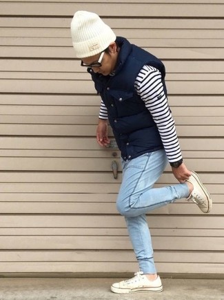 Welche ärmellose Jacken mit hellblauer Jeans zu tragen – 32 Herren Outfits