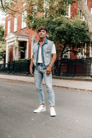 Welche ärmellose Jacken mit hellblauer Jeans zu tragen – 32 Herren Outfits