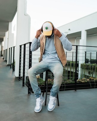 Welche ärmellose Jacken mit hellblauer Jeans zu tragen – 32 Herren Outfits