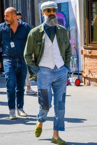 Hellblaue Hose mit Flicken kombinieren – 4 Herbst Herren Outfits