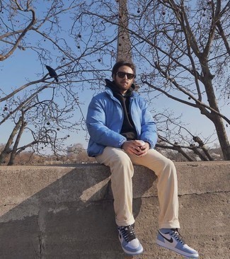 Hellblaue Daunenjacke kombinieren – 15 Herren Outfits