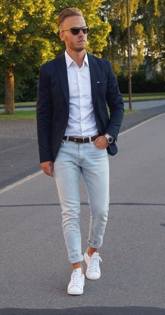 Welche Businesshemden mit hellblauer enger Jeans zu tragen – 21 Herren Outfits