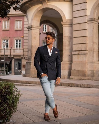 Welche Businesshemden mit hellblauer enger Jeans zu tragen – 21 Herren Outfits