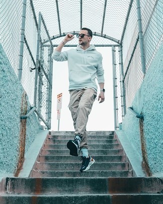 Hellblaue Socken kombinieren – 22 Lässige Herren Outfits