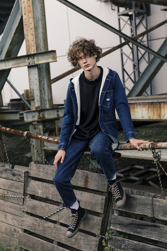 Teenager: Wie Langarmhemd mit Langarmshirt zu kombinieren – 8 Herren Outfits